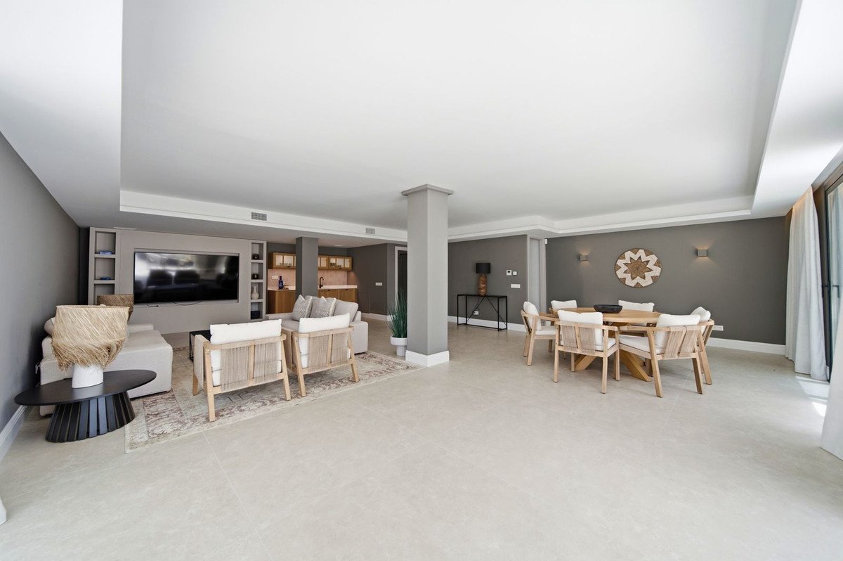 5 Bed Detached Villa in Benahavís