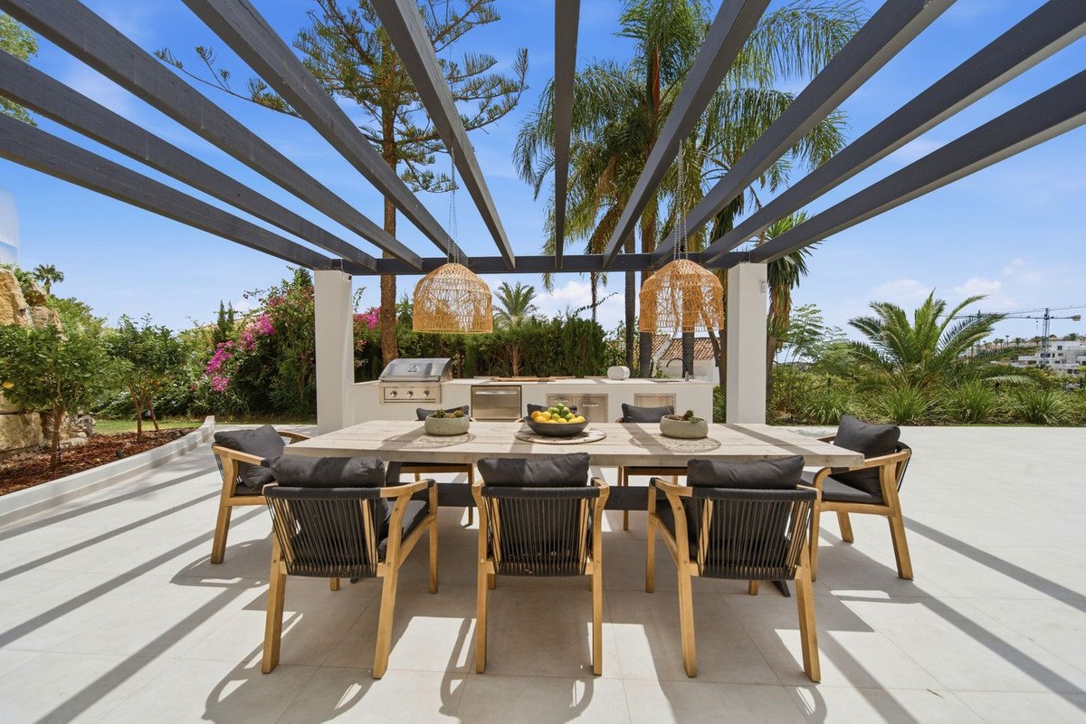 5 Bed Detached Villa in Benahavís