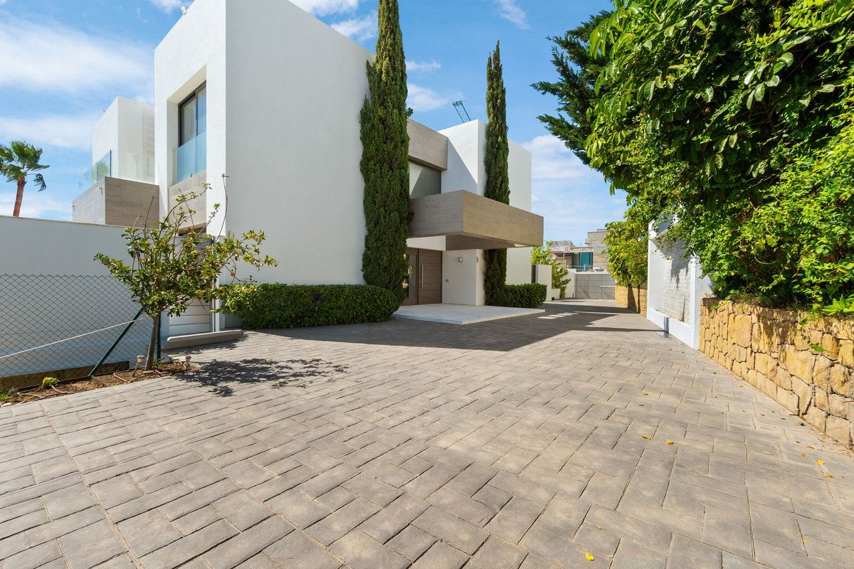 6 Bed Detached Villa in Benahavís