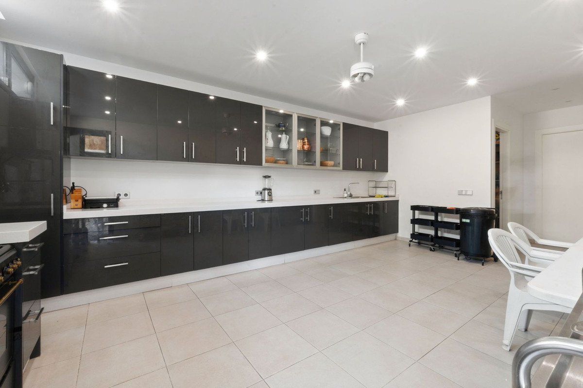 6 Bed Detached Villa in Benahavís
