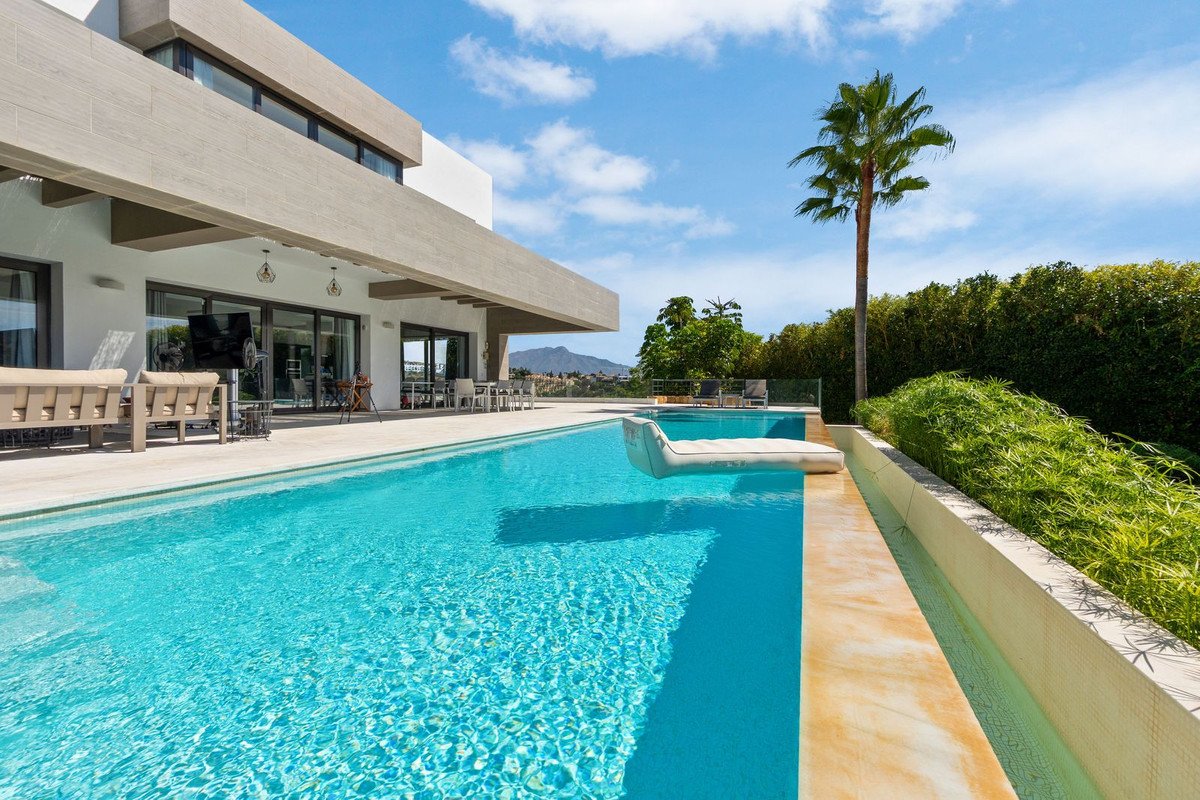 6 Bed Detached Villa in Benahavís