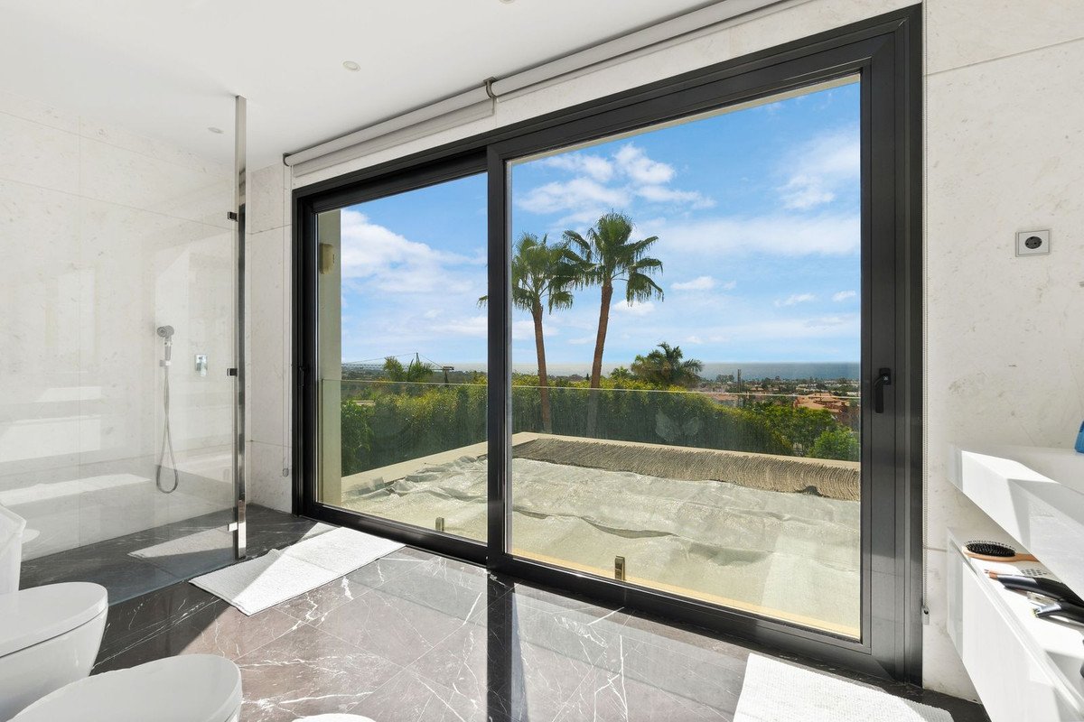 6 Bed Detached Villa in Benahavís