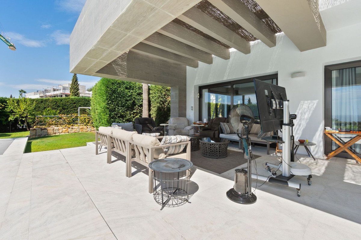 6 Bed Detached Villa in Benahavís