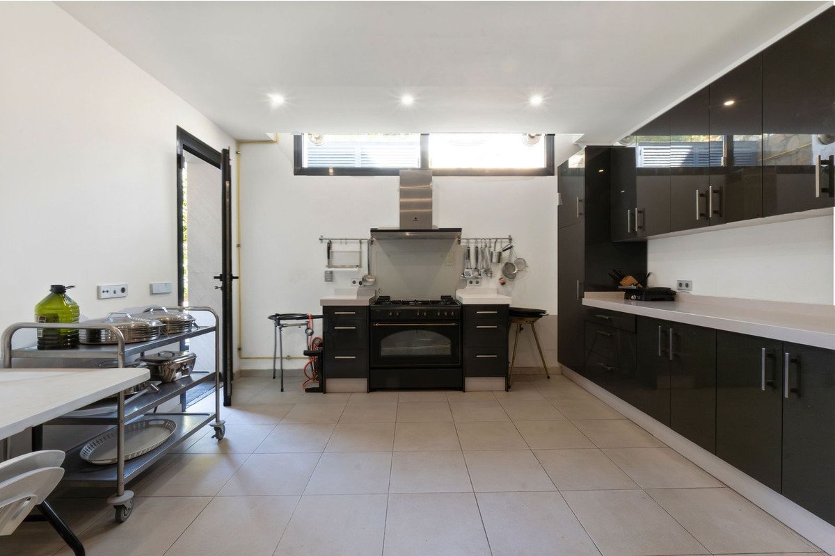 6 Bed Detached Villa in Benahavís
