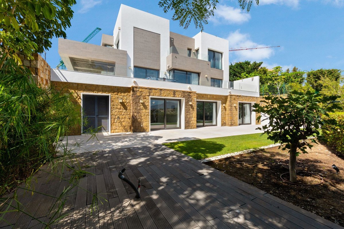 6 Bed Detached Villa in Benahavís