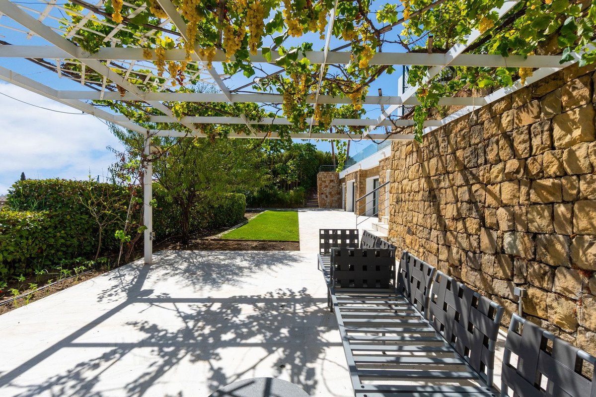 6 Bed Detached Villa in Benahavís