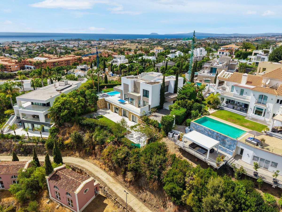 6 Bed Detached Villa in Benahavís