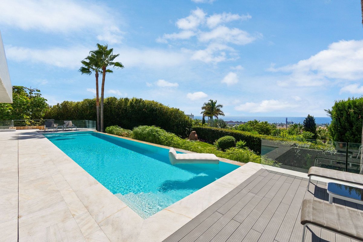 6 Bed Detached Villa in Benahavís