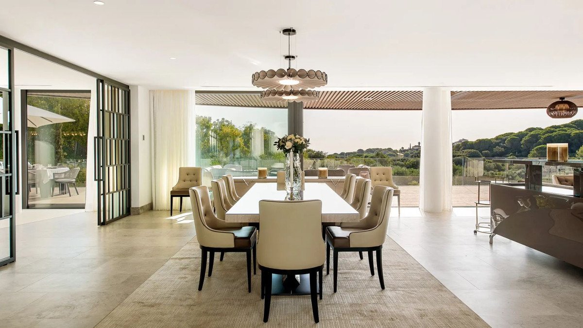 8 Bed Detached Villa in Sotogrande