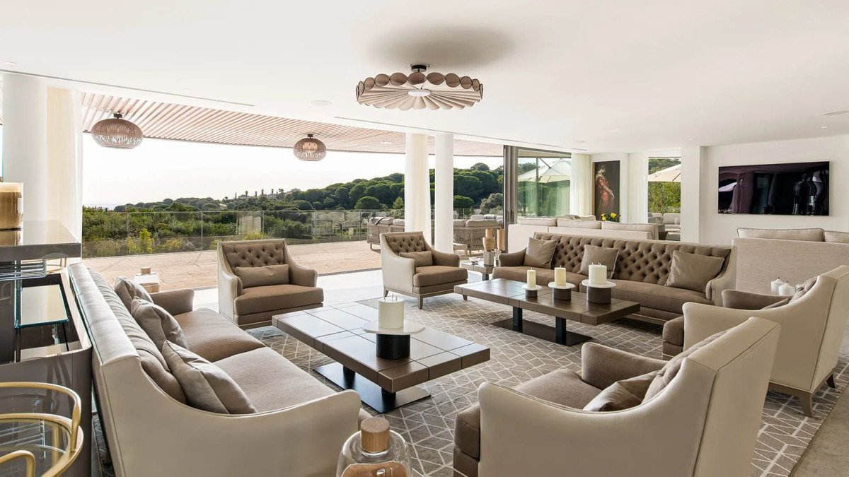 8 Bed Detached Villa in Sotogrande
