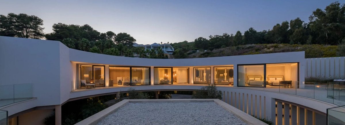 8 Bed Detached Villa in Sotogrande