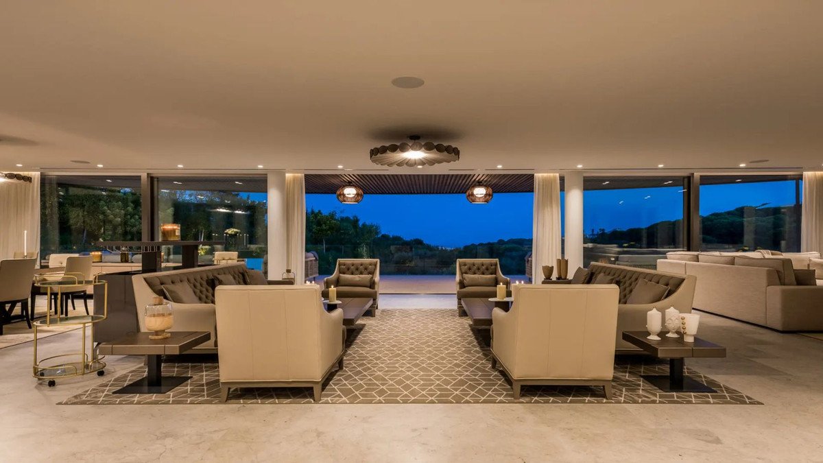 8 Bed Detached Villa in Sotogrande