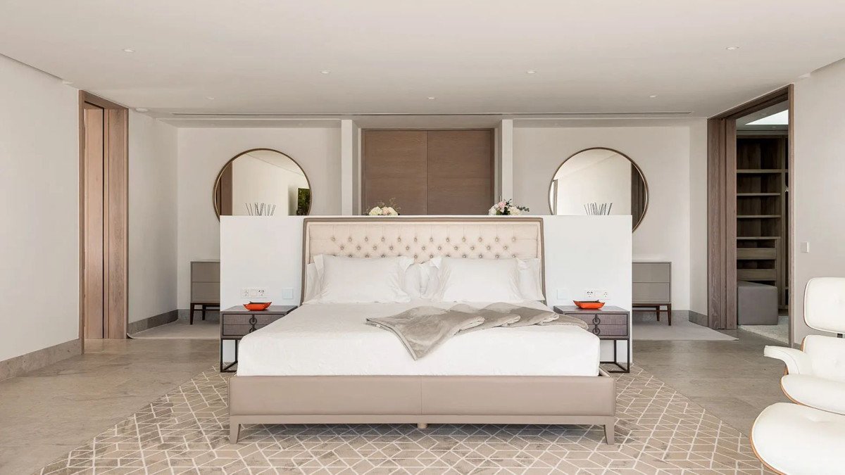 8 Bed Detached Villa in Sotogrande