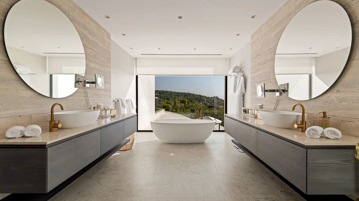 8 Bed Detached Villa in Sotogrande