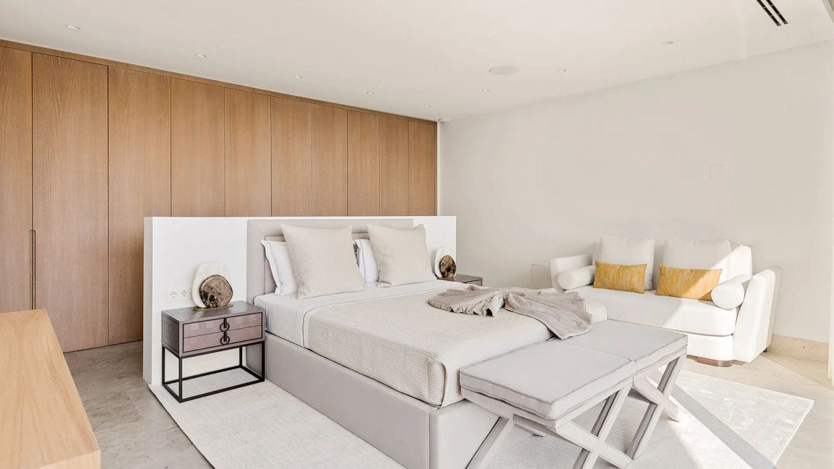 8 Bed Detached Villa in Sotogrande