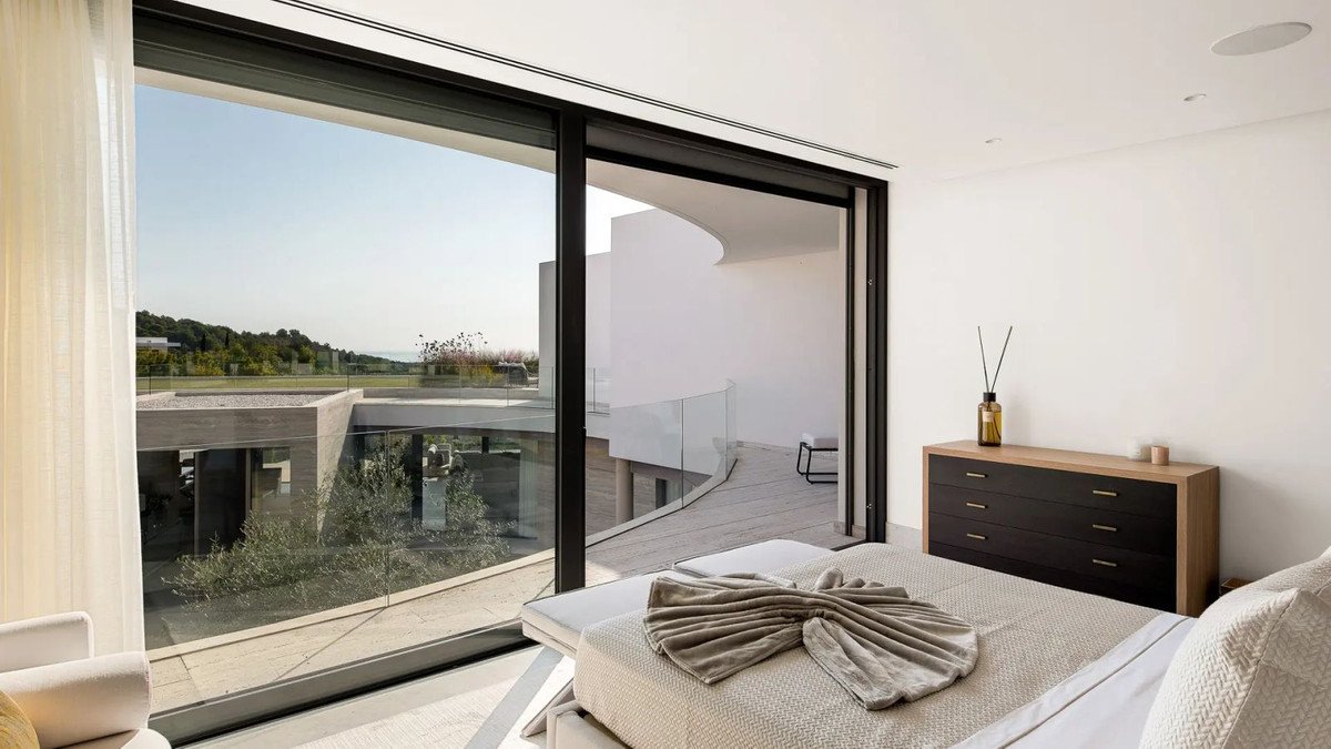 8 Bed Detached Villa in Sotogrande