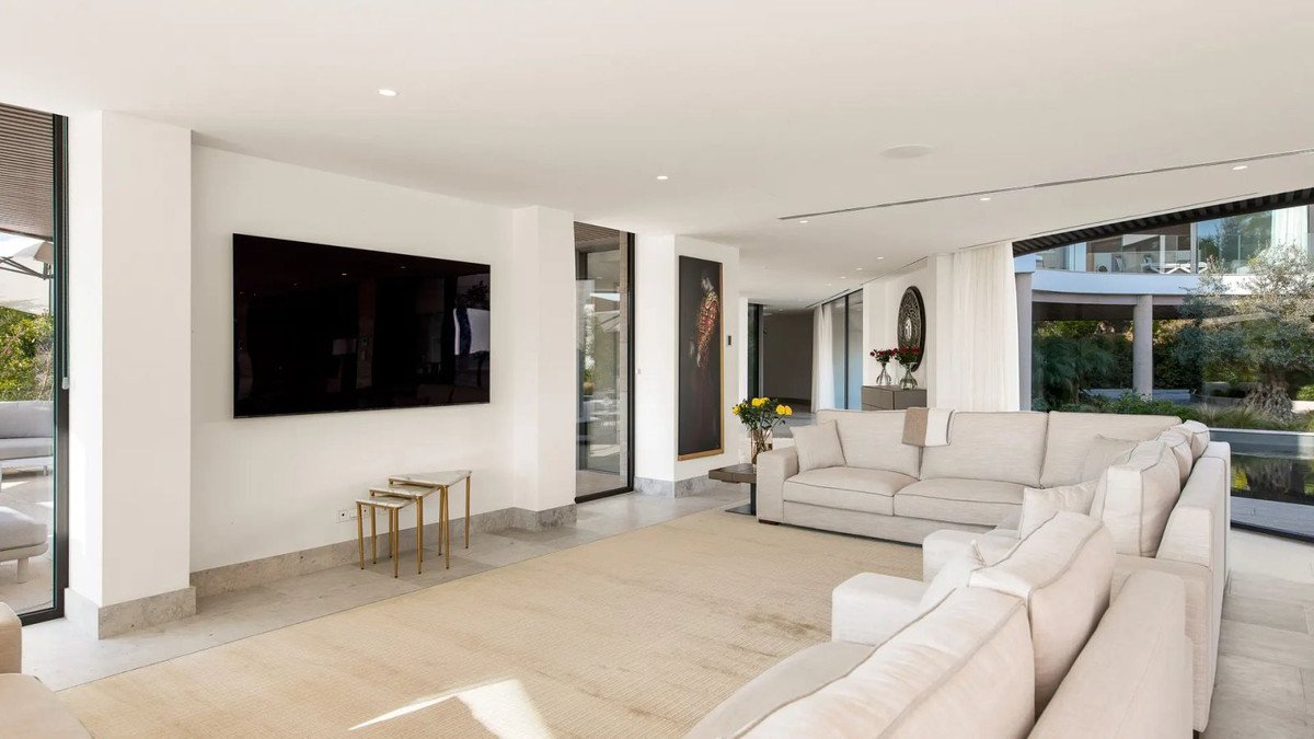 8 Bed Detached Villa in Sotogrande