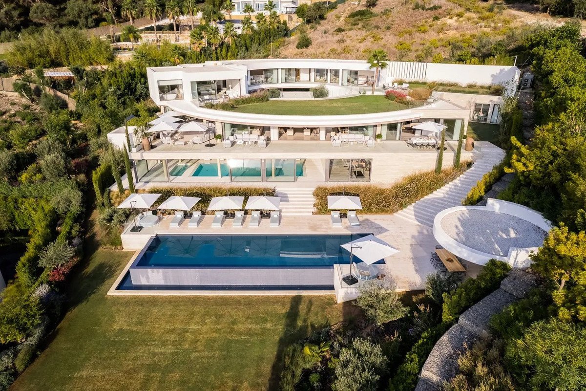 8 Bed Detached Villa in Sotogrande