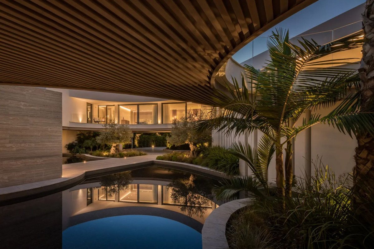 8 Bed Detached Villa in Sotogrande