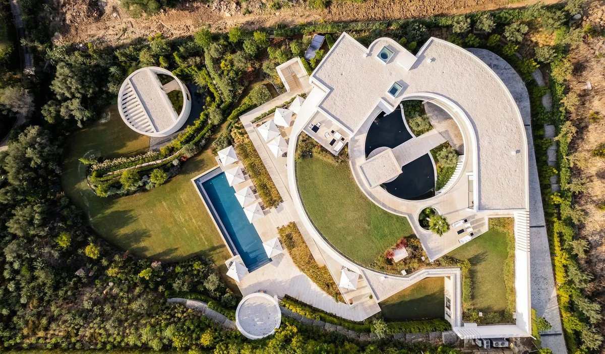 8 Bed Detached Villa in Sotogrande