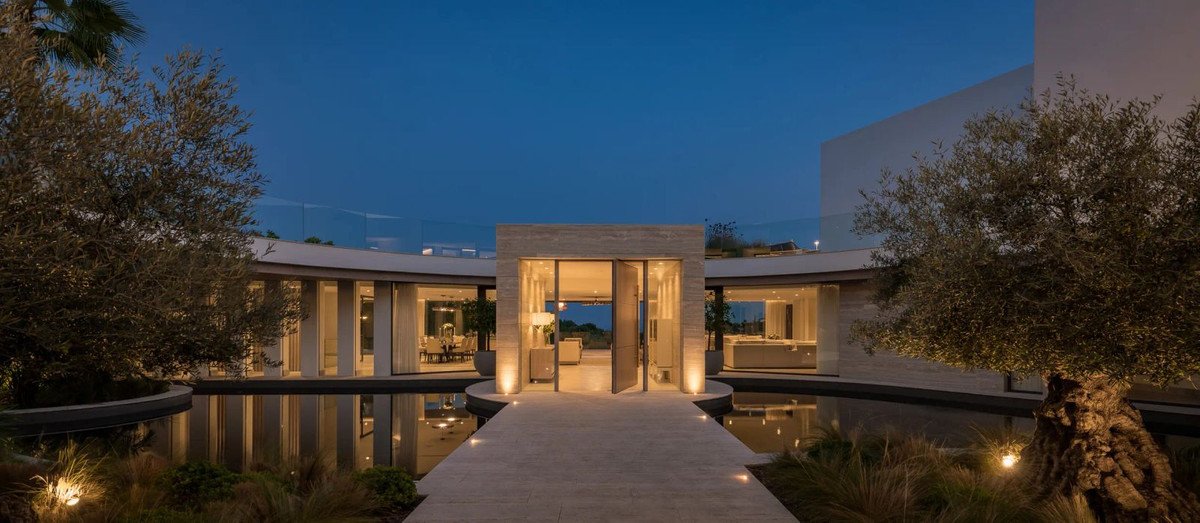 8 Bed Detached Villa in Sotogrande