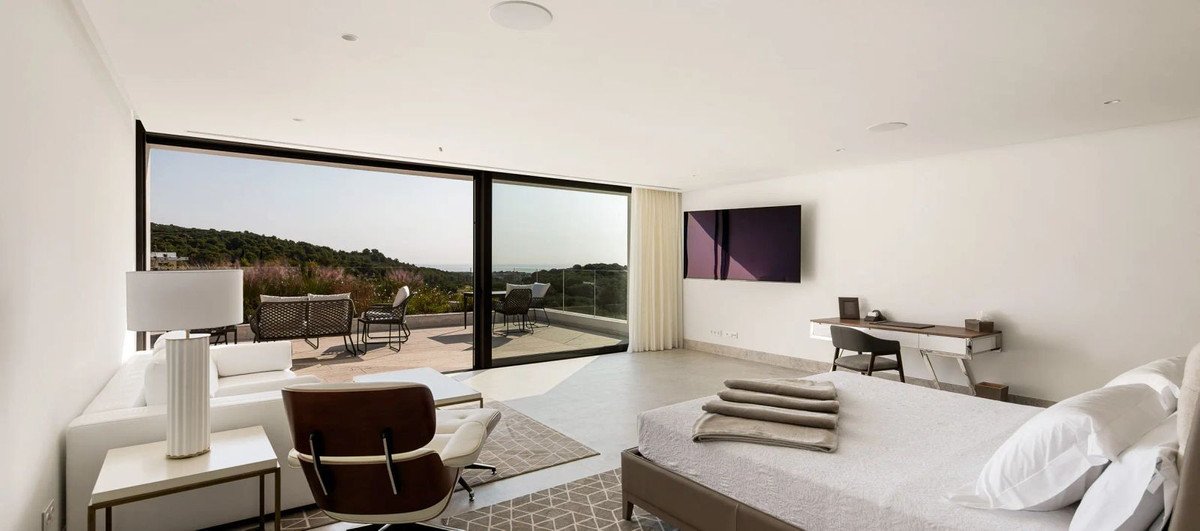 8 Bed Detached Villa in Sotogrande