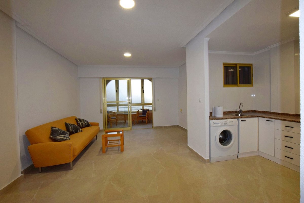 2 Bed Middle Floor Apartment in Playa De La Mata