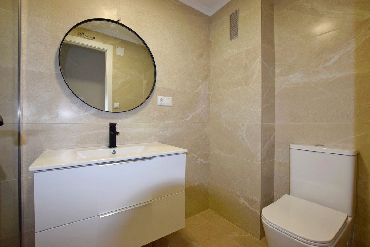 2 Bed Middle Floor Apartment in Playa De La Mata