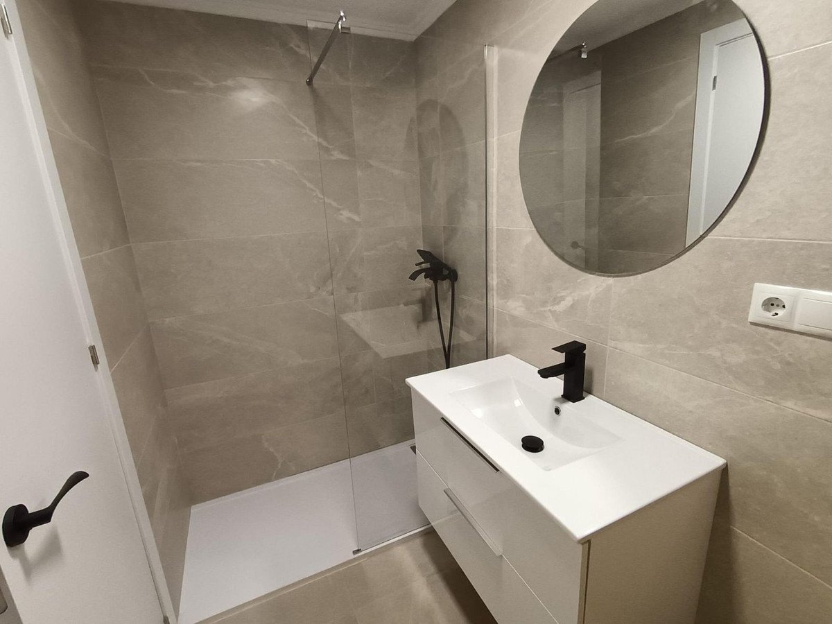 2 Bed Middle Floor Apartment in Playa De La Mata