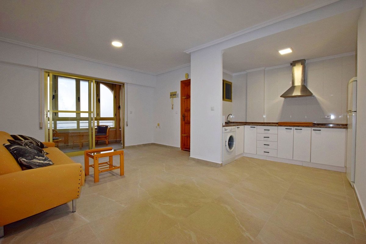 2 Bed Middle Floor Apartment in Playa De La Mata