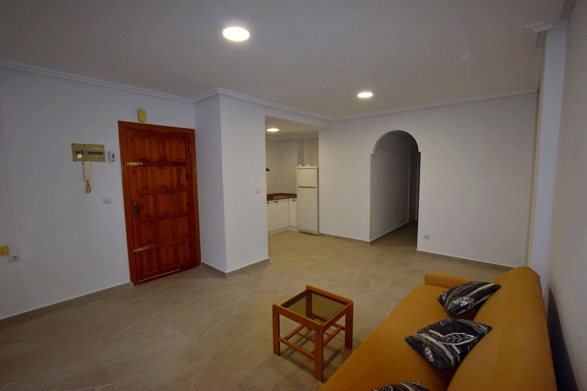 2 Bed Middle Floor Apartment in Playa De La Mata