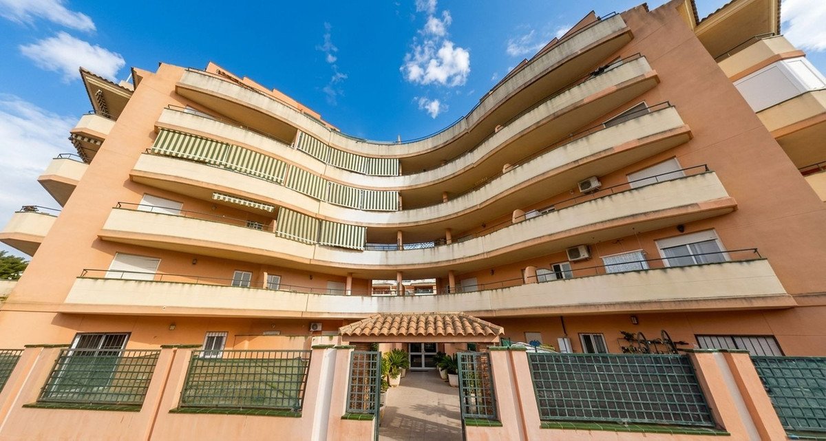 2 Bed Ground Floor Apartment in San Luis de Sabinillas