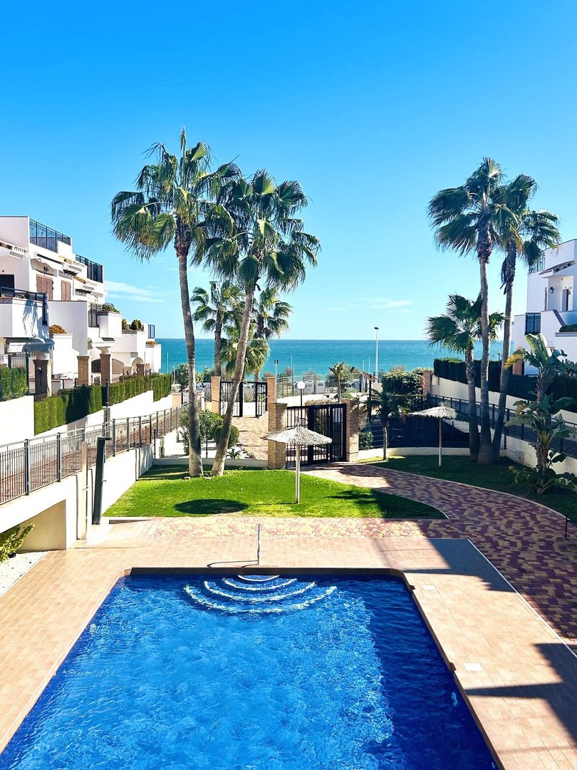 2 Bed Top Floor Apartment in Playa De La Mata