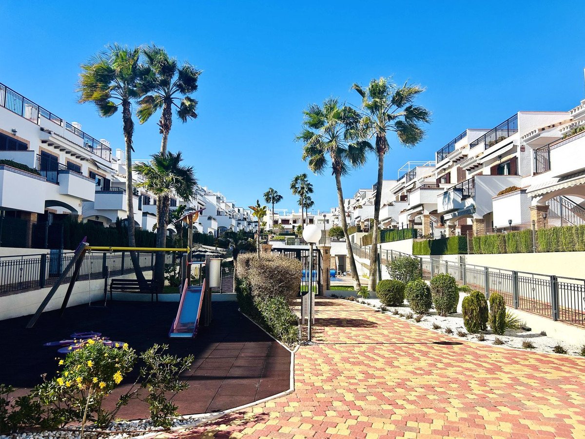 2 Bed Top Floor Apartment in Playa De La Mata