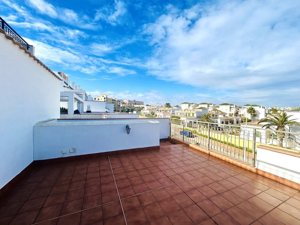 2 Bed Top Floor Apartment in Playa De La Mata