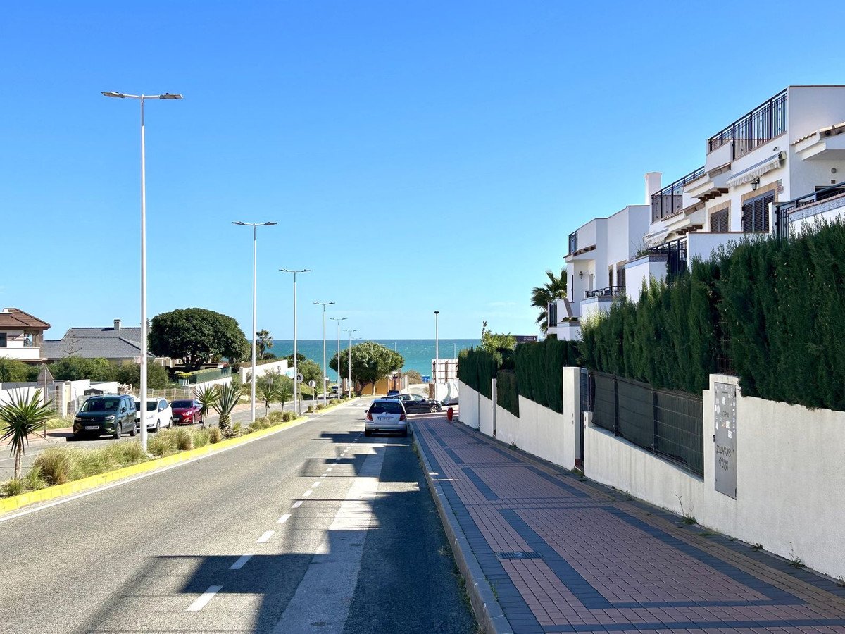 2 Bed Top Floor Apartment in Playa De La Mata