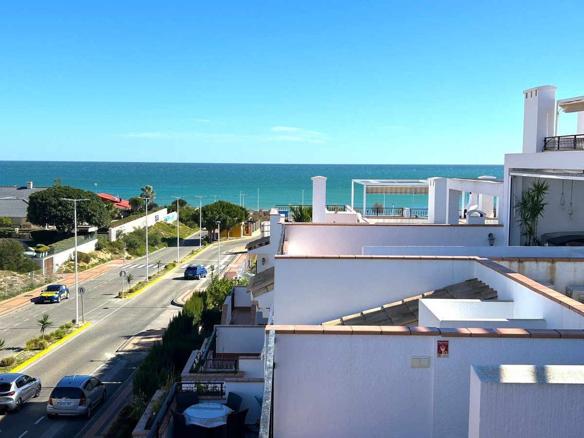 2 Bed Top Floor Apartment in Playa De La Mata