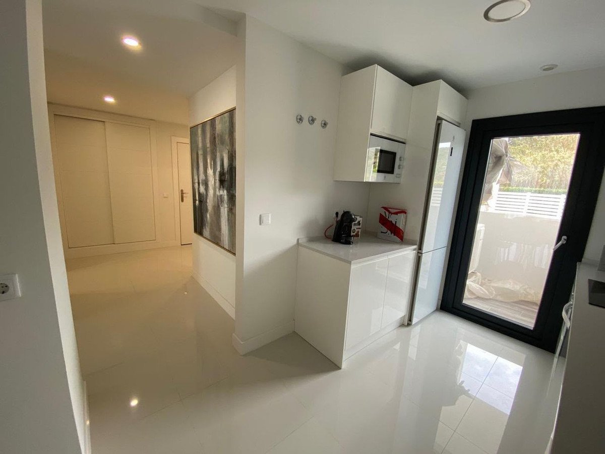2 Bed Ground Floor Apartment in Punta Chullera