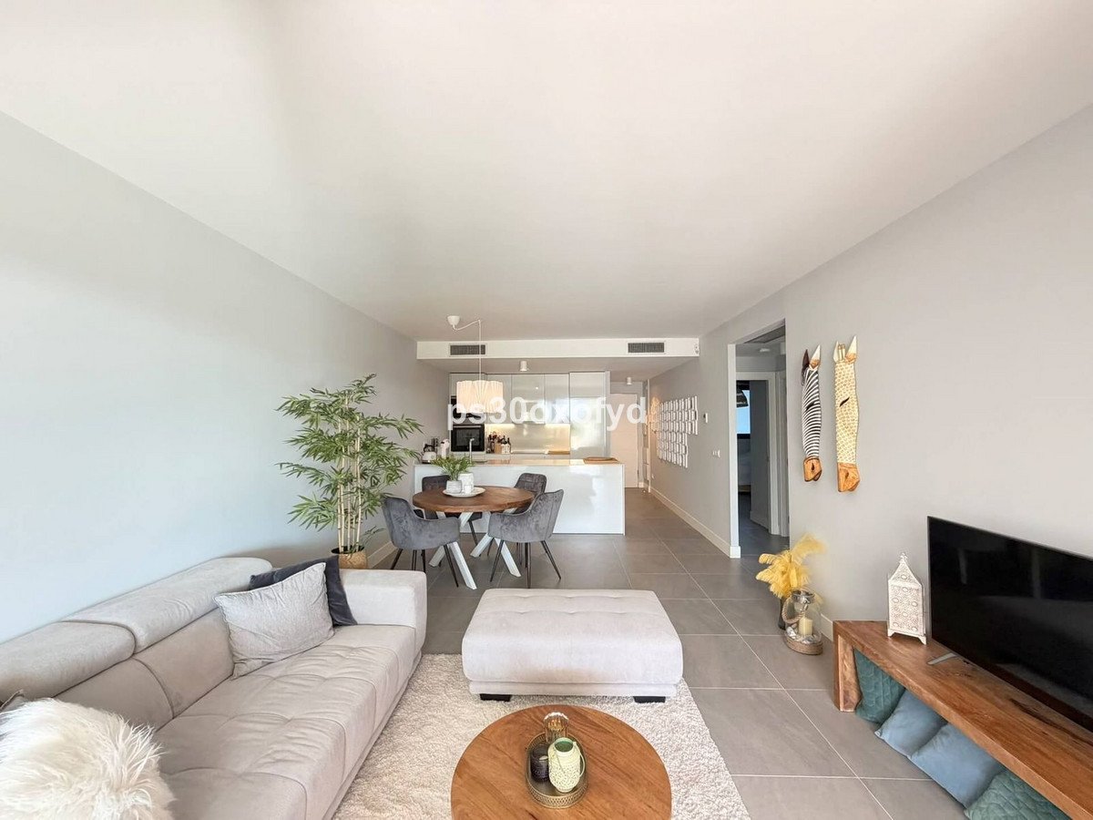 2 Bed Ground Floor Apartment in La Duquesa
