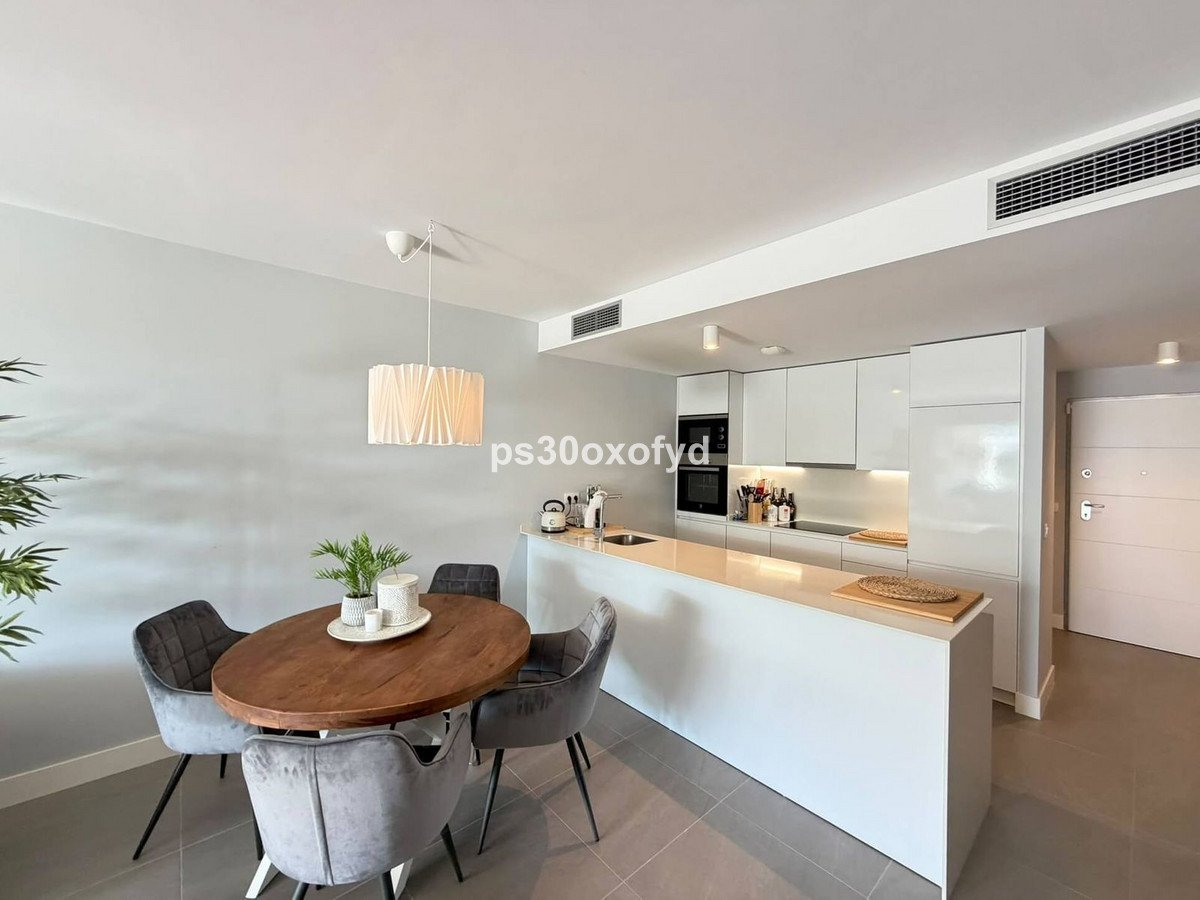 2 Bed Ground Floor Apartment in La Duquesa