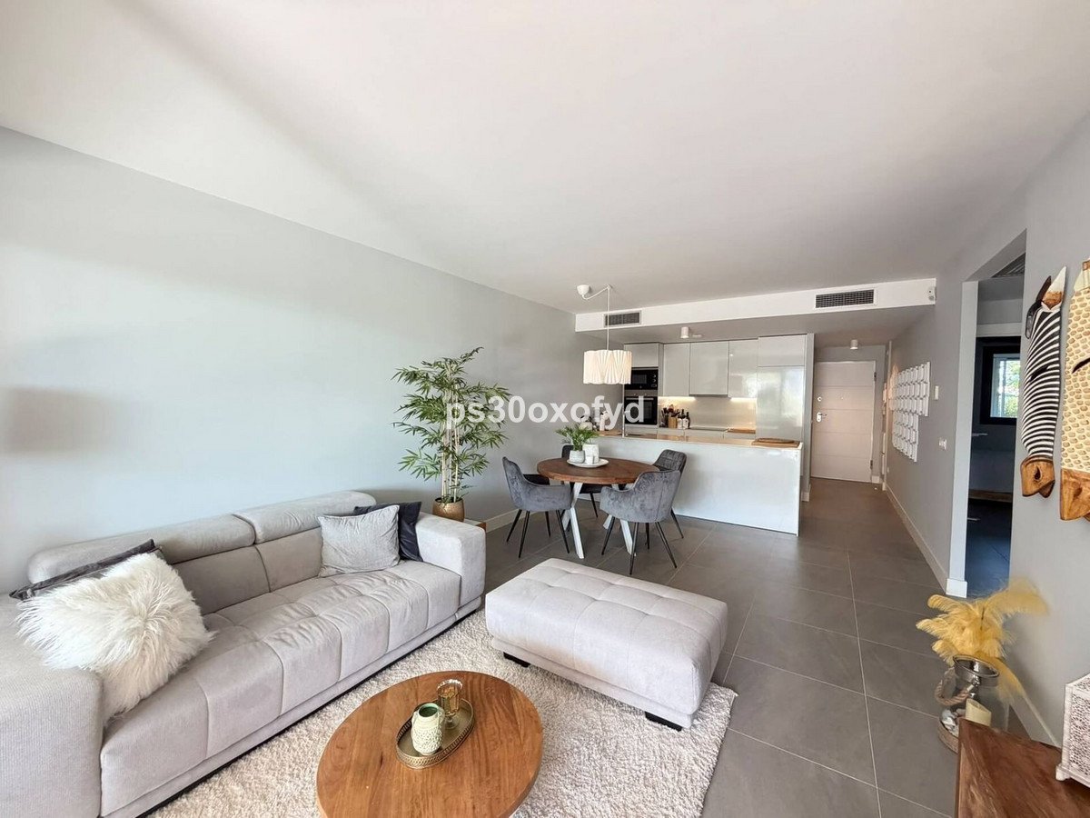 2 Bed Ground Floor Apartment in La Duquesa