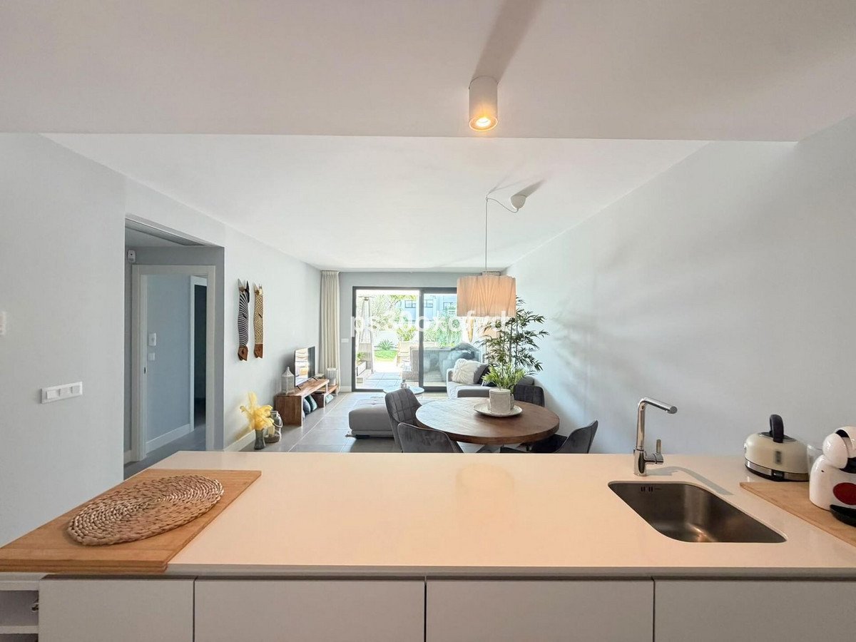2 Bed Ground Floor Apartment in La Duquesa