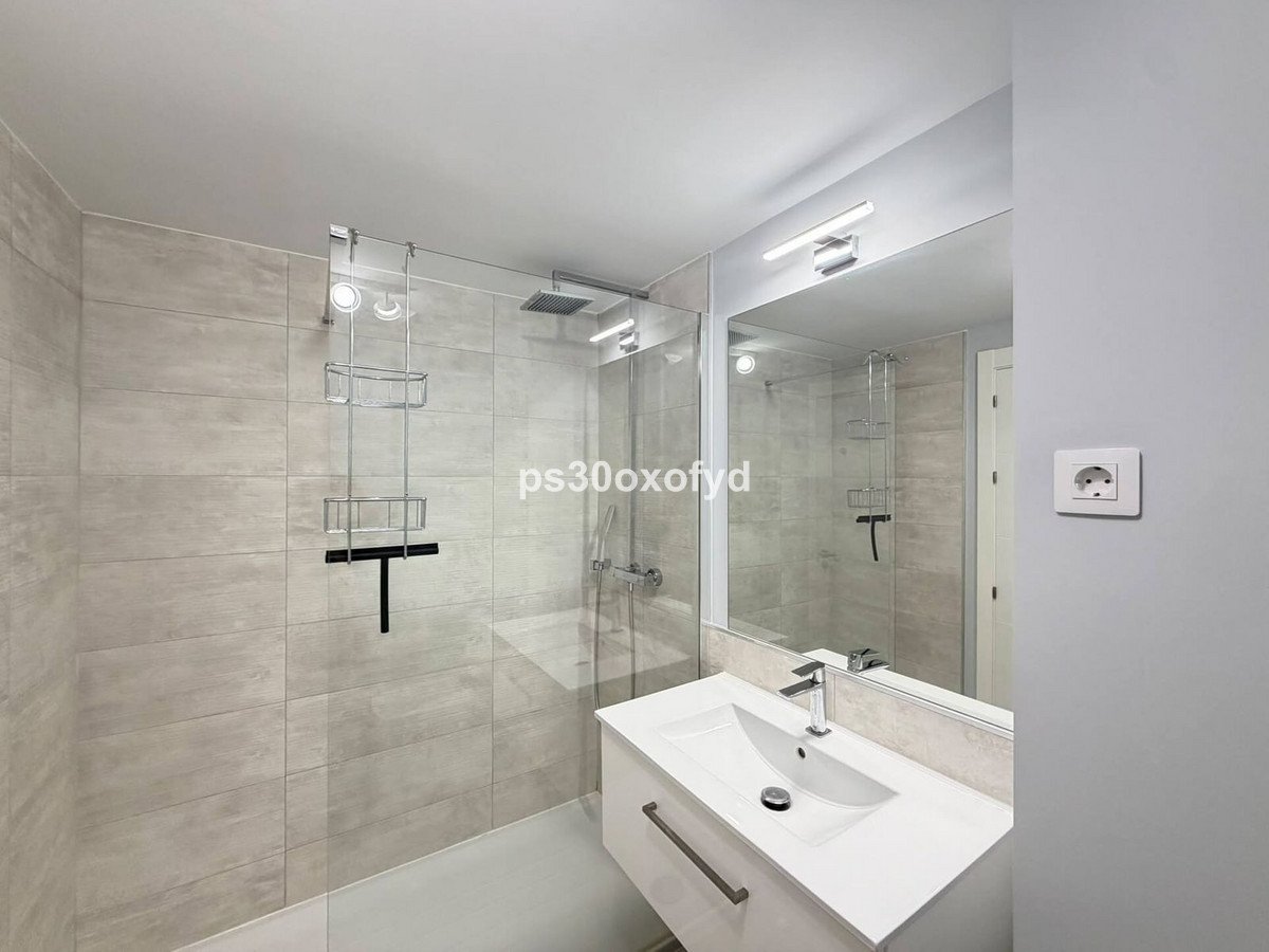 2 Bed Ground Floor Apartment in La Duquesa