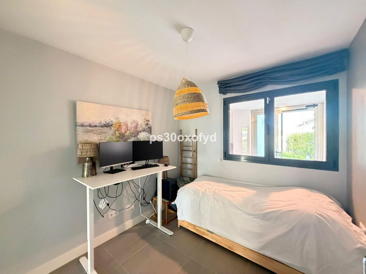 2 Bed Ground Floor Apartment in La Duquesa