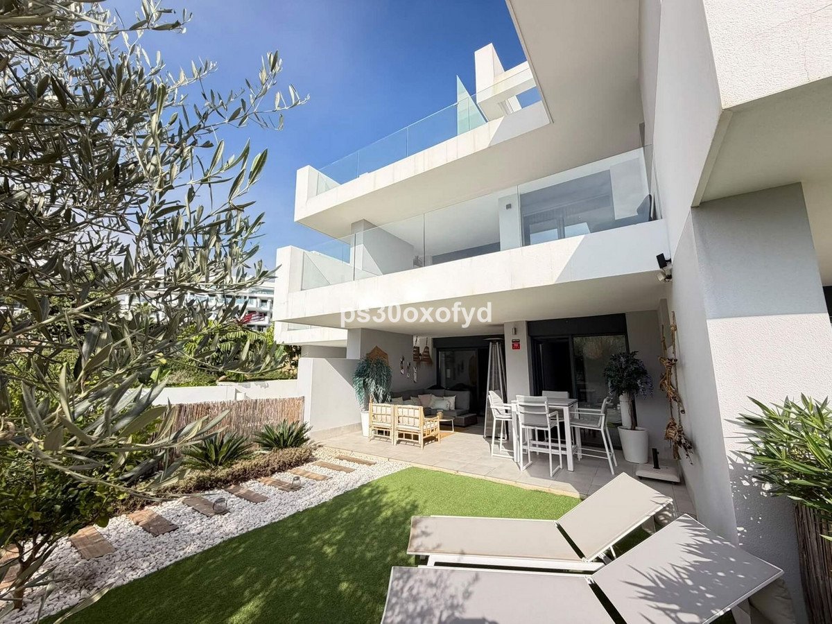 2 Bed Ground Floor Apartment in La Duquesa