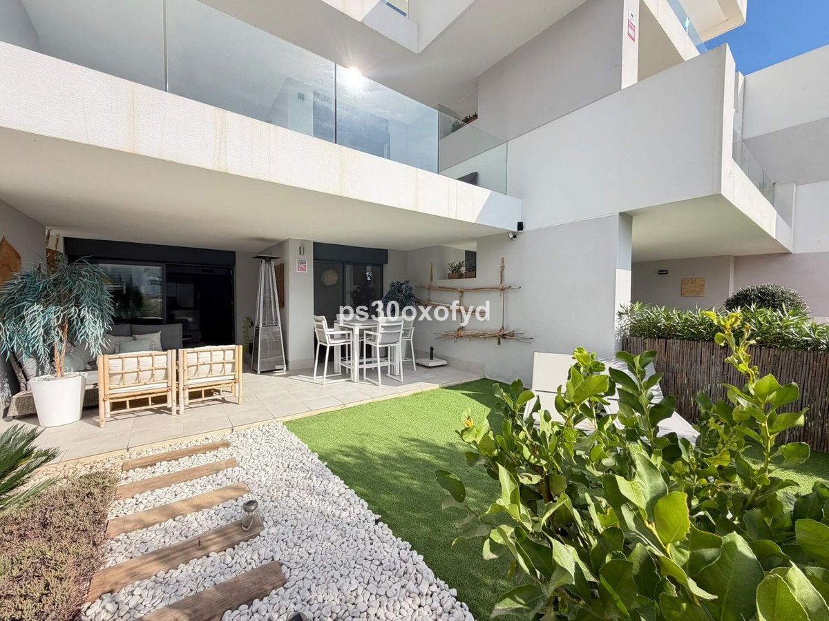 2 Bed Ground Floor Apartment in La Duquesa