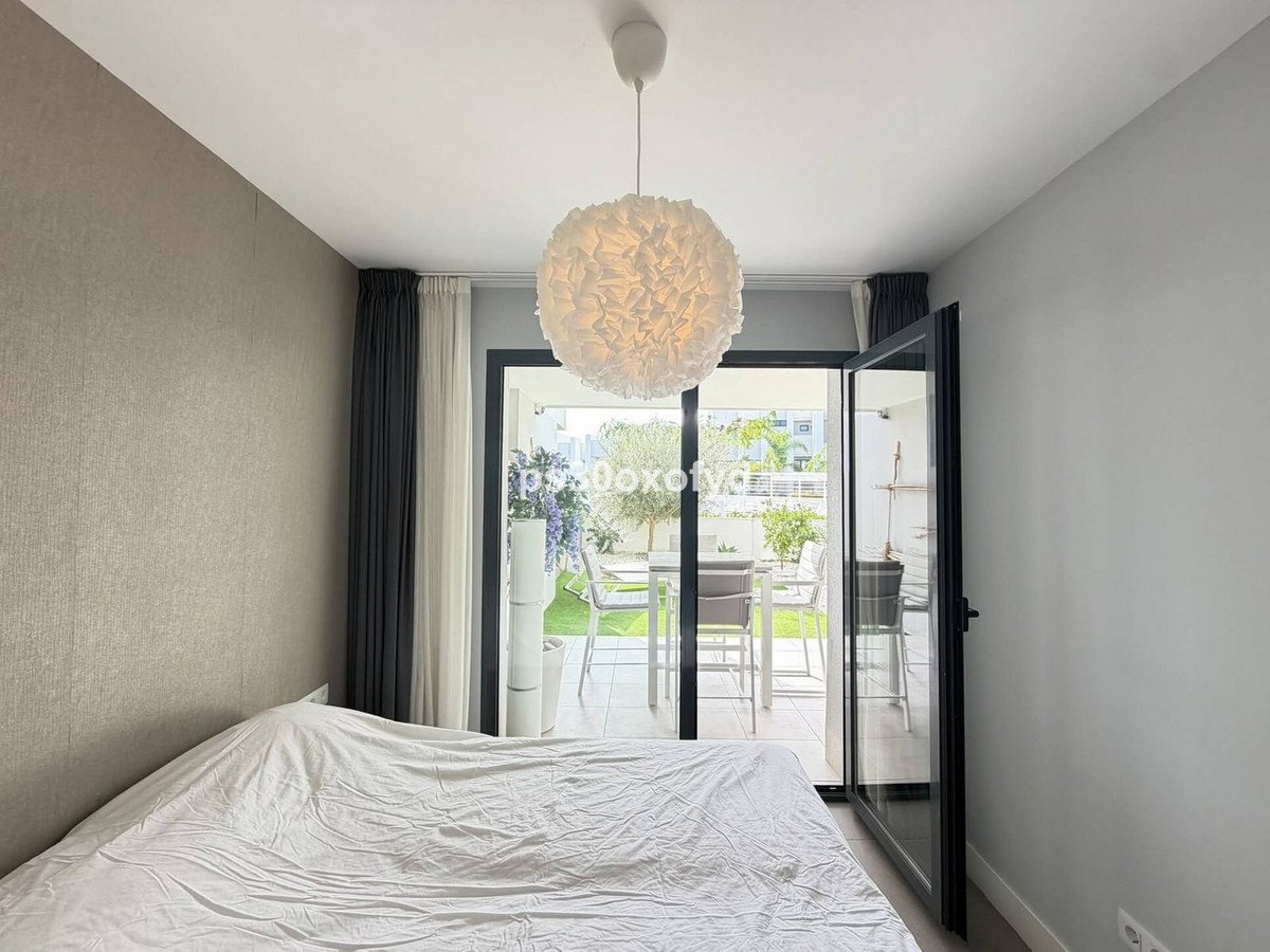 2 Bed Ground Floor Apartment in La Duquesa