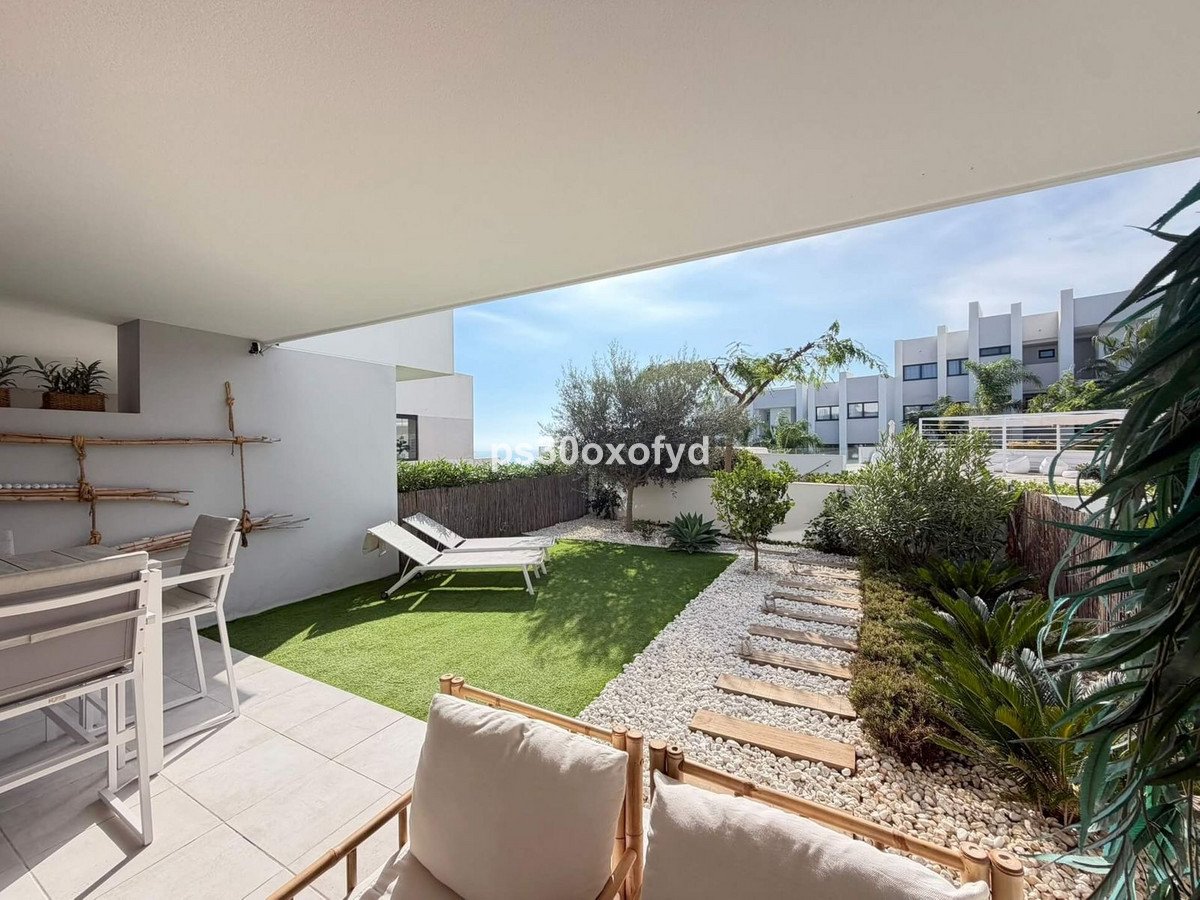 2 Bed Ground Floor Apartment in La Duquesa