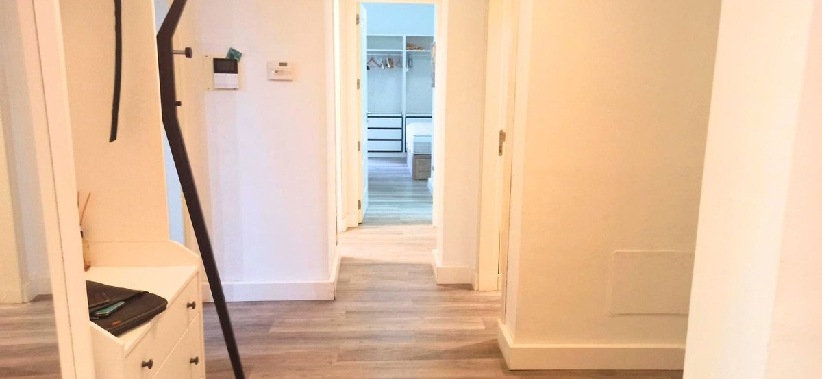 2 Bed Middle Floor Apartment in Nueva Andalucía