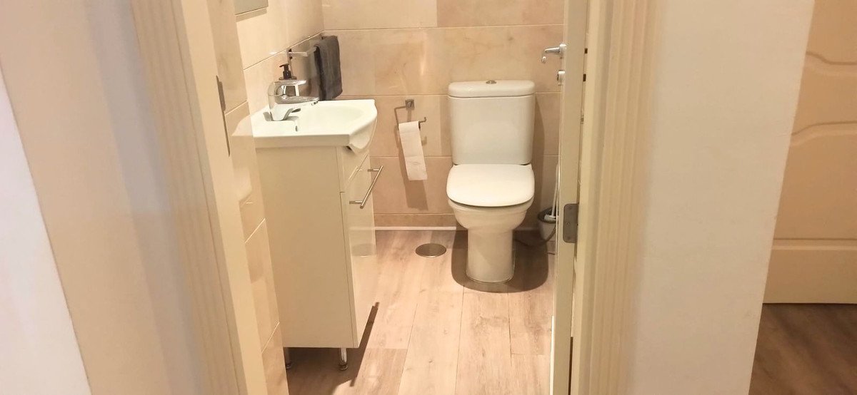 2 Bed Middle Floor Apartment in Nueva Andalucía